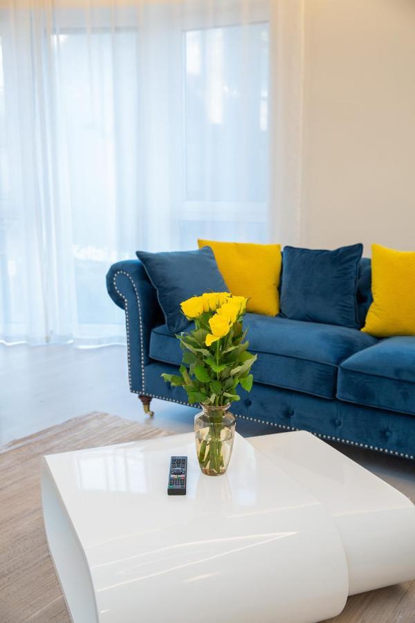 Luxurious Blue&Yellow Apartment In Kaunas Center מראה חיצוני תמונה