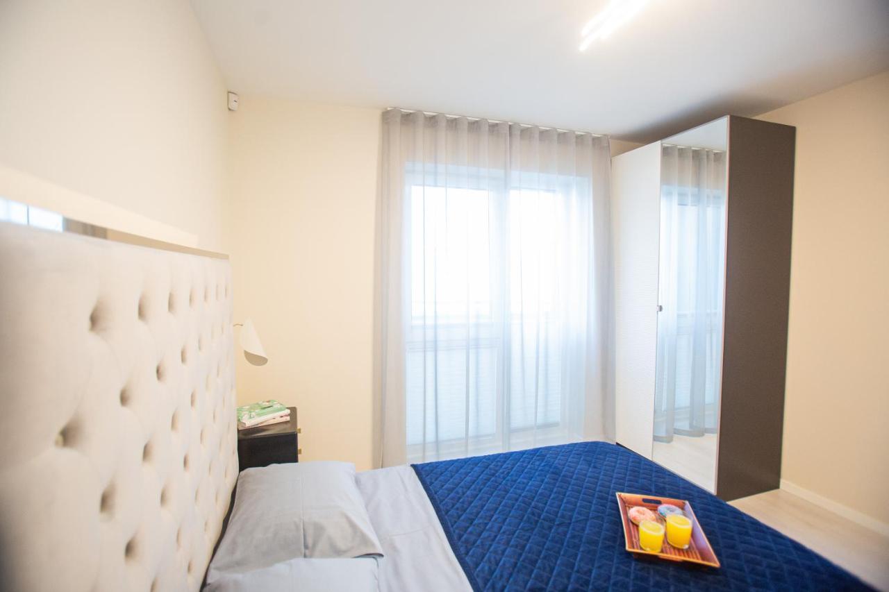 Luxurious Blue&Yellow Apartment In Kaunas Center מראה חיצוני תמונה