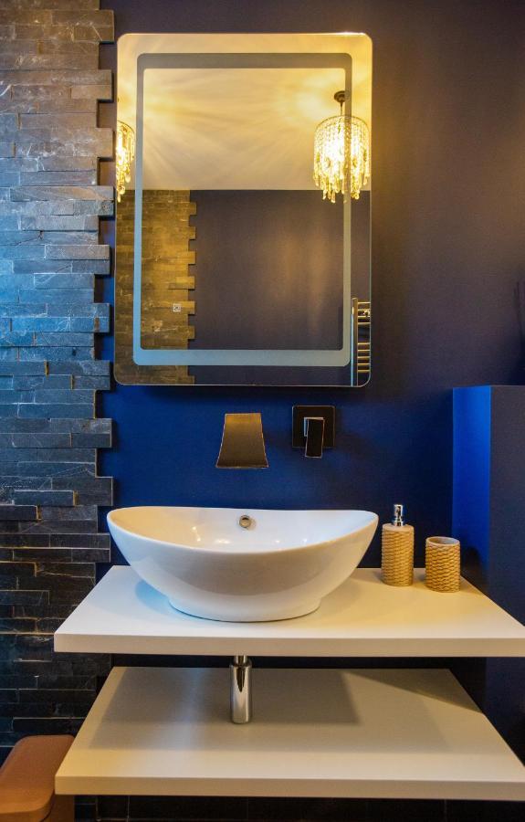Luxurious Blue&Yellow Apartment In Kaunas Center מראה חיצוני תמונה