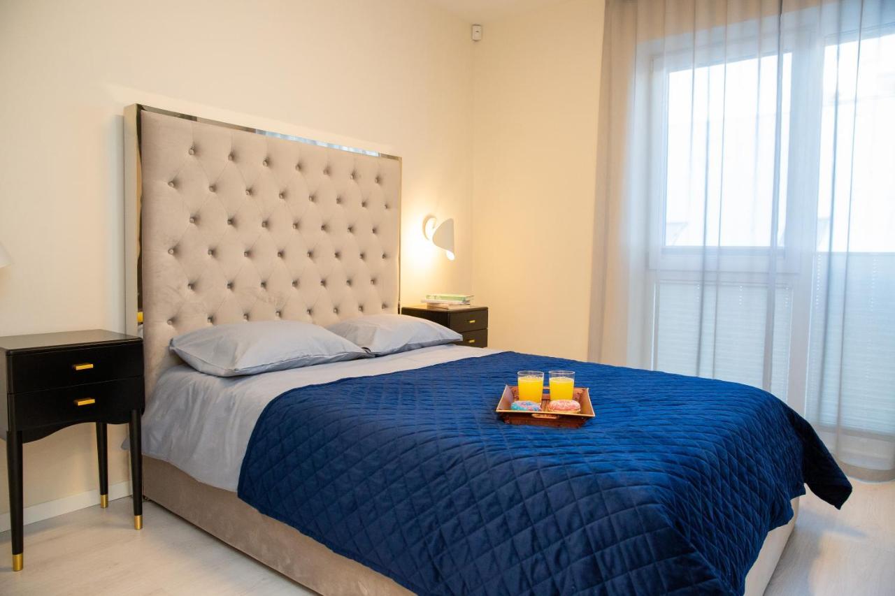 Luxurious Blue&Yellow Apartment In Kaunas Center מראה חיצוני תמונה