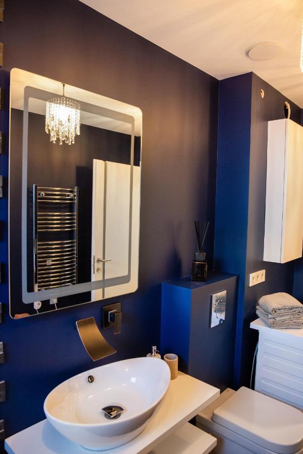 Luxurious Blue&Yellow Apartment In Kaunas Center מראה חיצוני תמונה